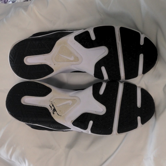 Women's Nike Legend Essential Running Shoe - Picture 7 of 8